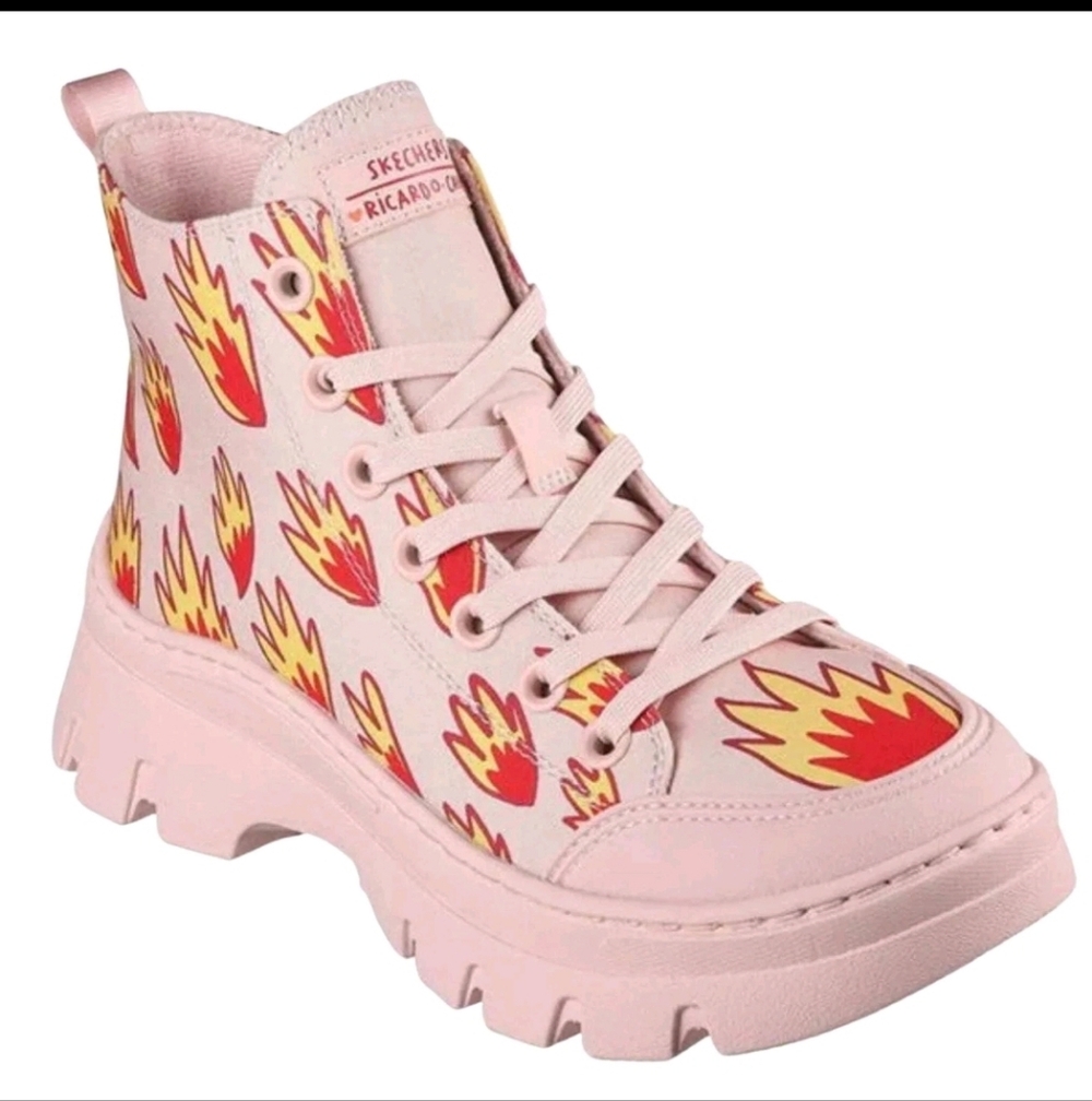 Skechers Ricardo Cavolo Roadies Surge Tiny Flames Pink 9.5 Festival Combat Boots - Picture 2 of 13